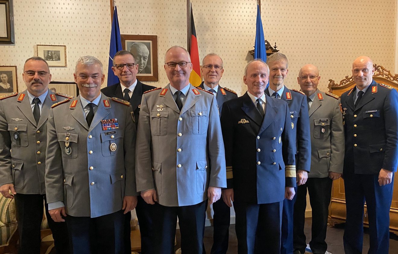Militärische Führungsspitze der Bundeswehr: Und wer wird neuer GI-Stellvertreter? – Augen geradeaus!